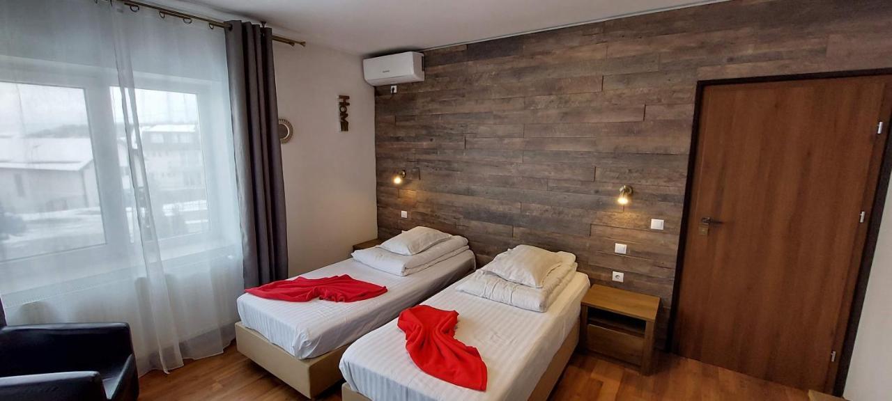 Pensiunea Riunione Brasov Luaran gambar